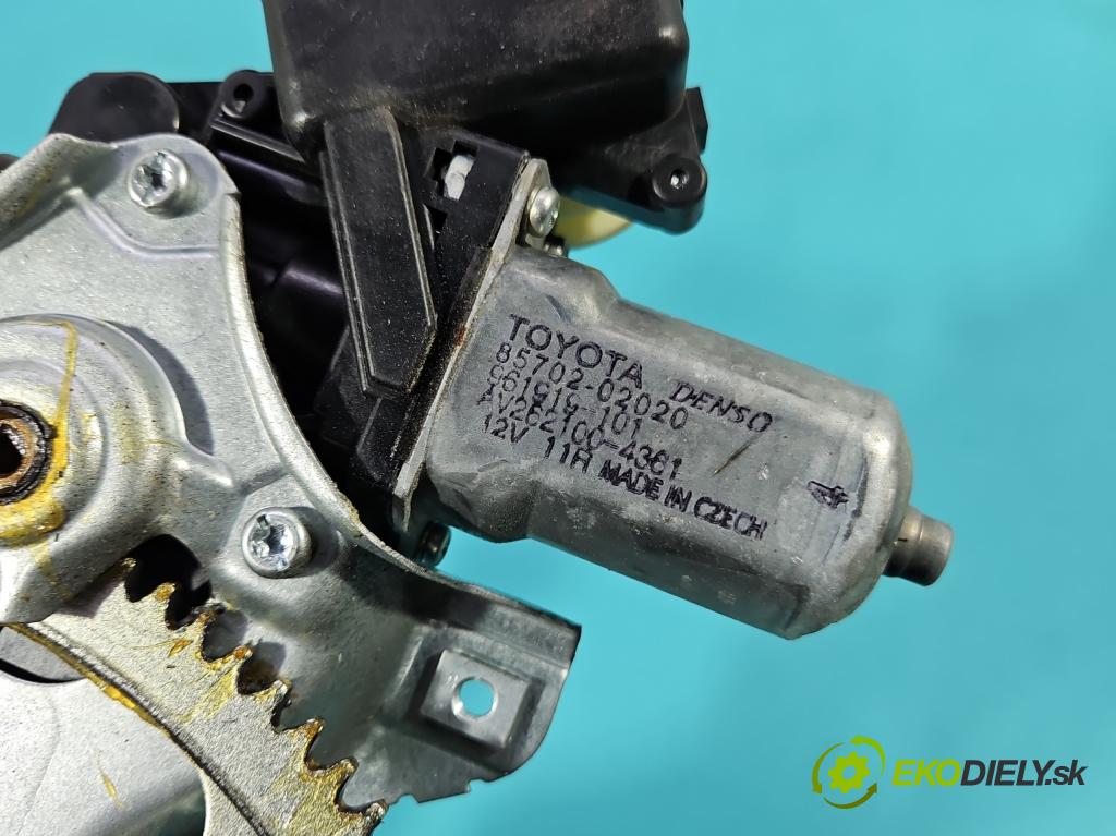 Toyota Auris II 2012-2018 1.8 hybrid 99 HP automatic 73 kW 1798 cm3 5- mechanizmus okna predné ľavý 85702-02020