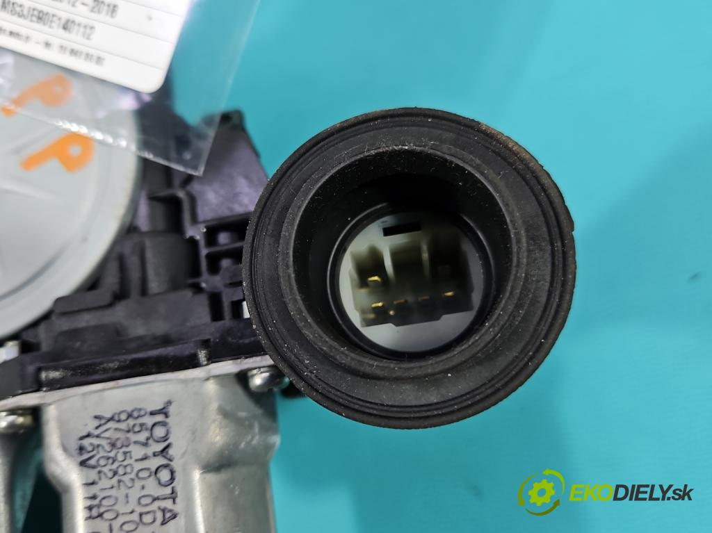 Toyota Auris II 2012-2018 1.8 hybrid 99 HP automatic 73 kW 1798 cm3 5- mechanizmus okna predné pravý 85710-0D100