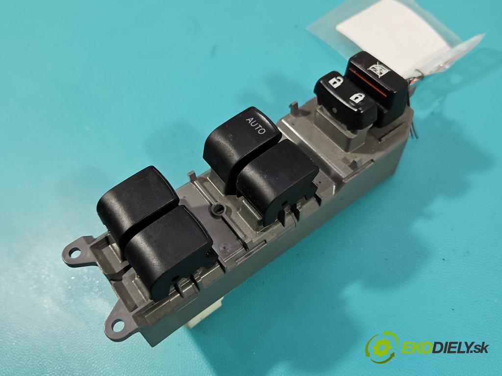 Toyota Auris II 2012-2018 1.8 hybrid 99 HP automatic 73 kW 1798 cm3 5- prepínač okien spätných zrkadiel 