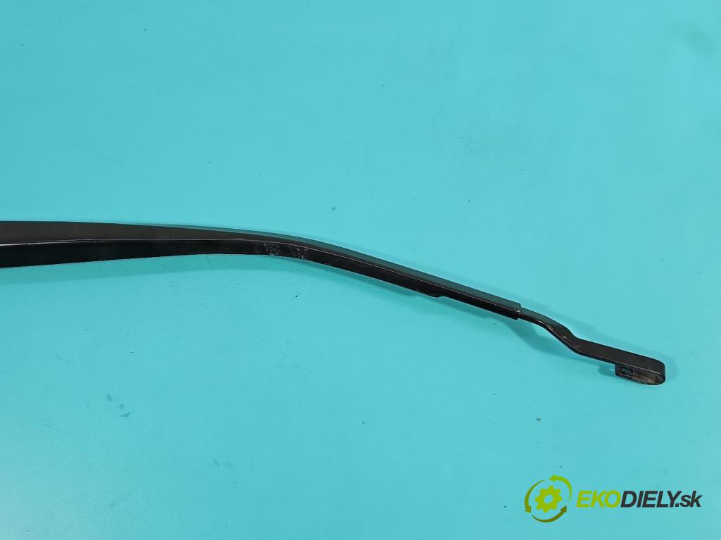 Toyota Auris II 2012-2018 1.8 hybrid 99 hp automatic 73 kW 1798 cm3 5- rameno stěrače přední komplet