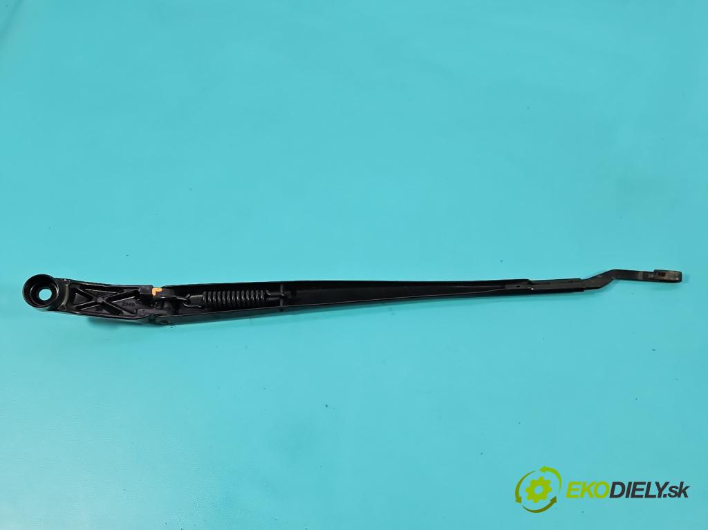 Toyota Auris II 2012-2018 1.8 hybrid 99 hp automatic 73 kW 1798 cm3 5- rameno stěrače přední komplet