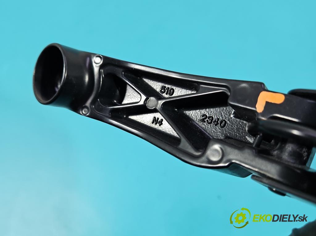 Toyota Auris II 2012-2018 1.8 hybrid 99 hp automatic 73 kW 1798 cm3 5- rameno stěrače přední komplet