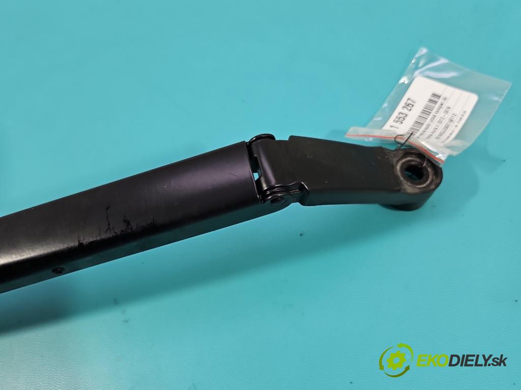 Toyota Auris II 2012-2018 1.8 hybrid 99 hp automatic 73 kW 1798 cm3 5- rameno stěrače přední komplet