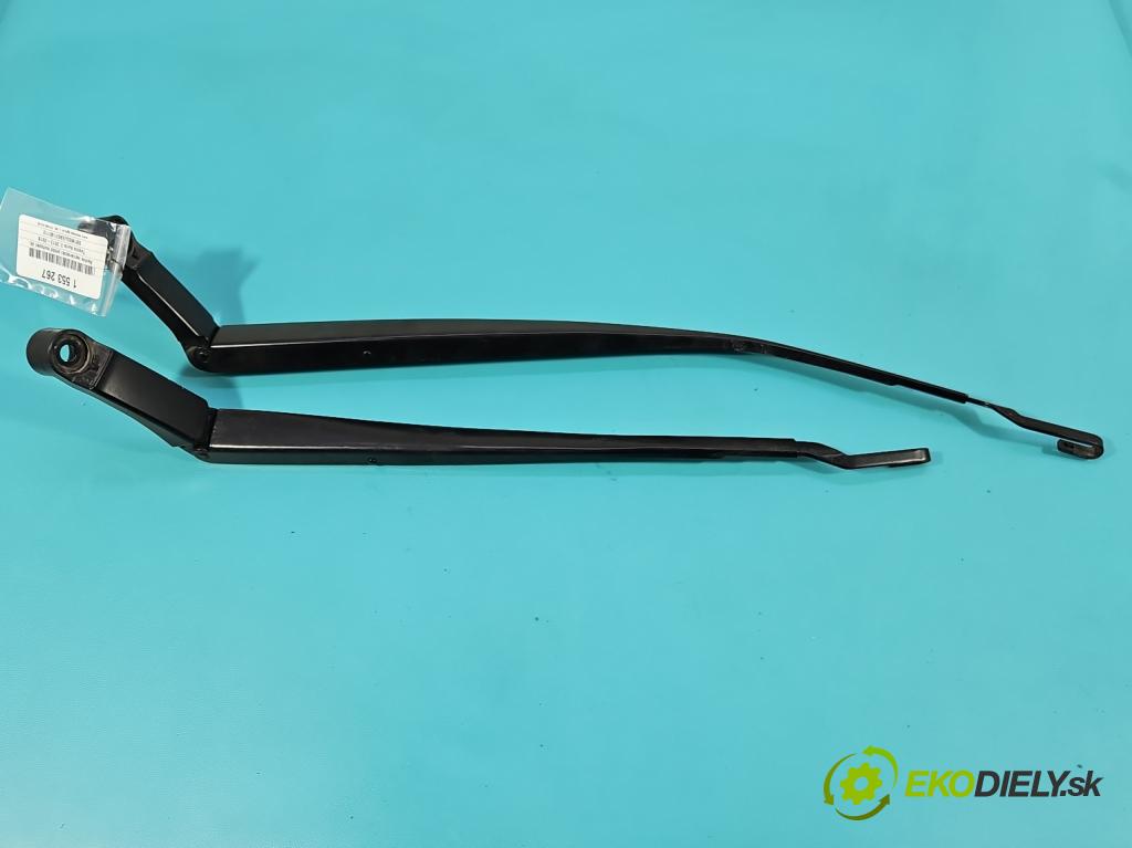 Toyota Auris II 2012-2018 1.8 hybrid 99 hp automatic 73 kW 1798 cm3 5- rameno stěrače přední komplet 