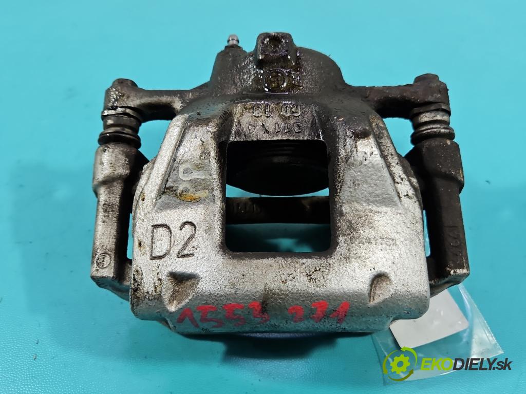 Toyota Auris II 2012-2018 1.8 hybrid 99 HP automatic 73 kW 1798 cm3 5- brzdič predné pravý  (Kľučka dverí ostatné)