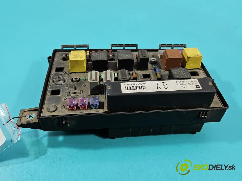 Opel Astra III 2004-2014 1.6 16V 105 hp manual 77 kW 1598 cm3 3- skříňka pojistková 13206751 (Pojistková skříňka)