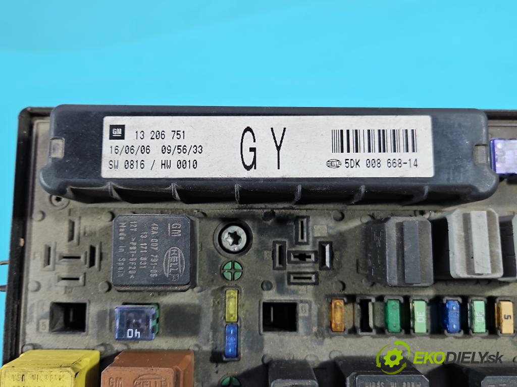 Opel Astra III 2004-2014 1.6 16V 105 hp manual 77 kW 1598 cm3 3- skříňka pojistková 13206751 (Pojistková skříňka)