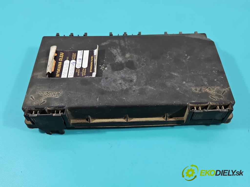 Opel Astra III 2004-2014 1.6 16V 105 hp manual 77 kW 1598 cm3 3- skříňka pojistková 13206751 (Pojistková skříňka)