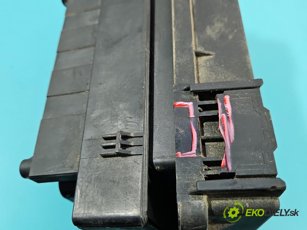 Opel Astra III 2004-2014 1.6 16V 105 hp manual 77 kW 1598 cm3 3- skříňka pojistková 13206751 (Pojistková skříňka)