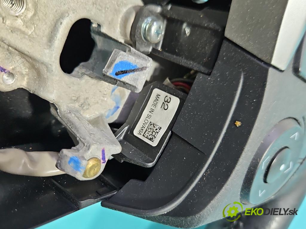 Toyota Auris II 2012-2018 1.8 hybrid 99 HP automatic 73 kW 1798 cm3 5- volant  (Volant)