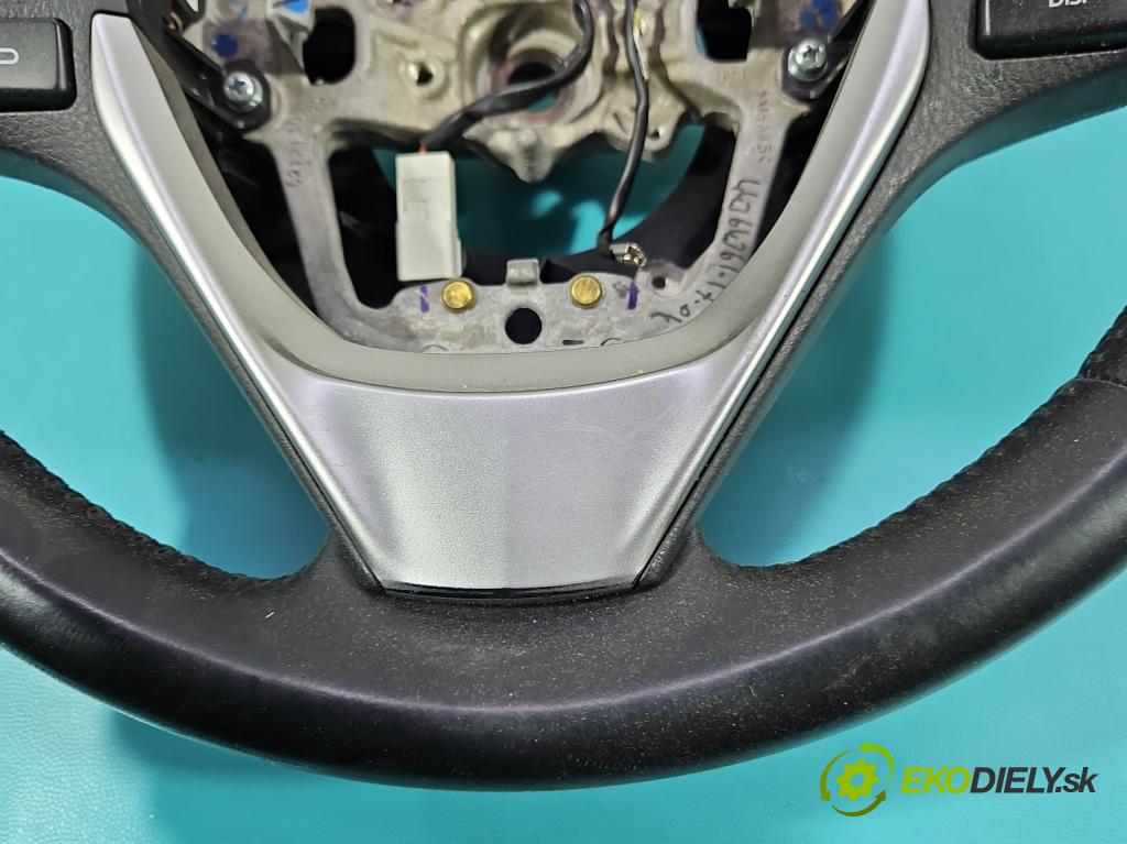 Toyota Auris II 2012-2018 1.8 hybrid 99 HP automatic 73 kW 1798 cm3 5- volant  (Volant)