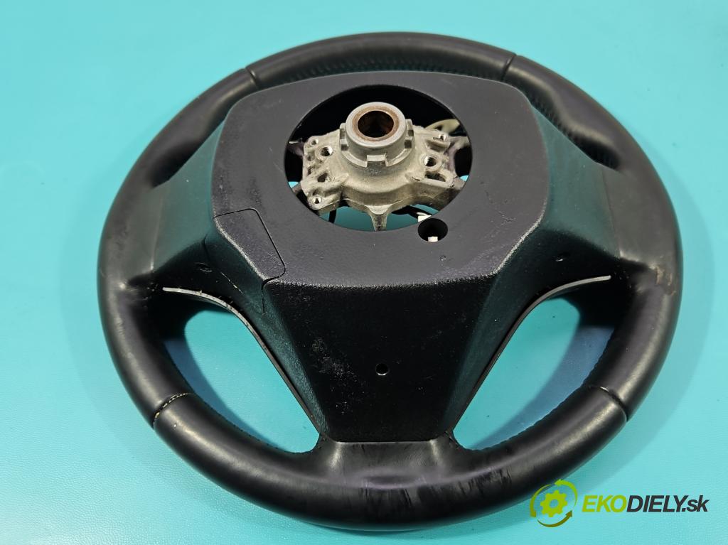 Toyota Auris II 2012-2018 1.8 hybrid 99 HP automatic 73 kW 1798 cm3 5- volant  (Volant)