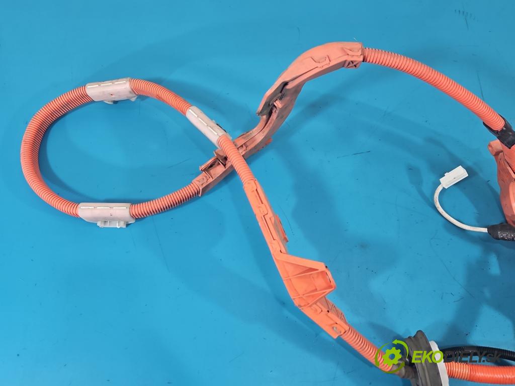 Toyota Auris II 2012-2018 1.8 hybrid 99 HP automatic 73 kW 1798 cm3 5- Zväzok: ostatné 7943-5W