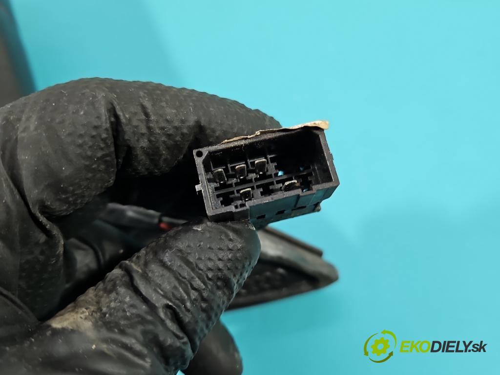 Audi A6 C5 1997-2004 1.9 tdi 110 HP manual 81 kW 1896 cm3 4- zrkadlo pravé  (Kľučka dverí ostatné)