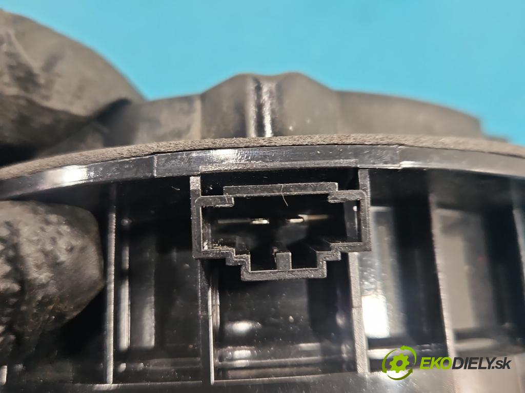 Skoda Kamiq 1.0 TSI 116 HP automatic 85 kW 999 cm3 5- reproduktory komplet 3V0035411J