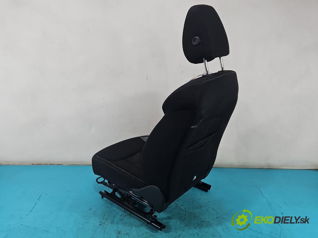 Skoda Kamiq 1.0 TSI 116 hp automatic 85 kW 999 cm3 5- Sedadlo pravý  (Sedadlo)