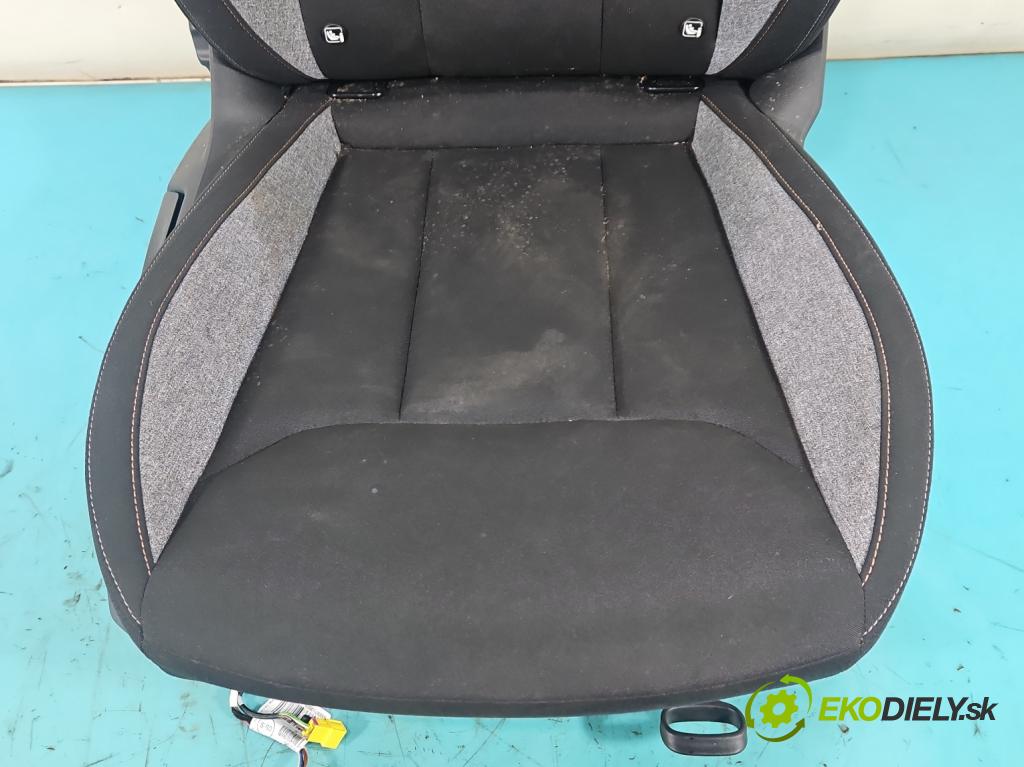 Skoda Kamiq 1.0 TSI 116 hp automatic 85 kW 999 cm3 5- Sedadlo pravý  (Sedadlo)