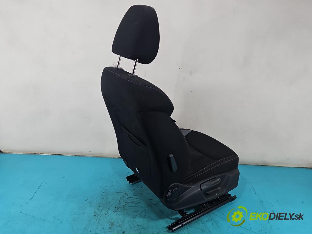 Skoda Kamiq 1.0 TSI 116 hp automatic 85 kW 999 cm3 5- Sedadlo pravý  (Sedadlo)