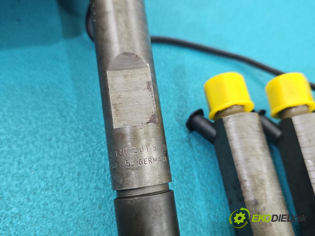 Audi A6 C5 1997-2004 1.9 tdi 110 HP manual 81 kW 1896 cm3 4- vstrek 028130201S (Vstrekovač paliva)