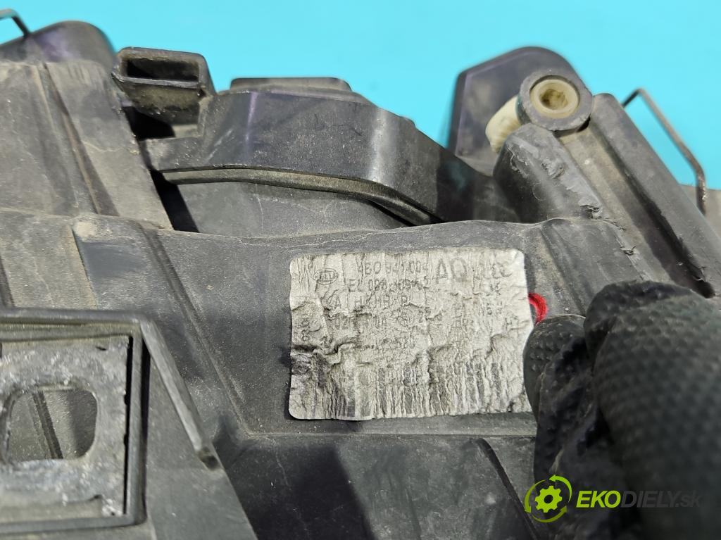 Audi A6 C5 1997-2004 1.9 tdi 110 HP manual 81 kW 1896 cm3 4- Reflektor: pravý  (Svetlo predné pravé)