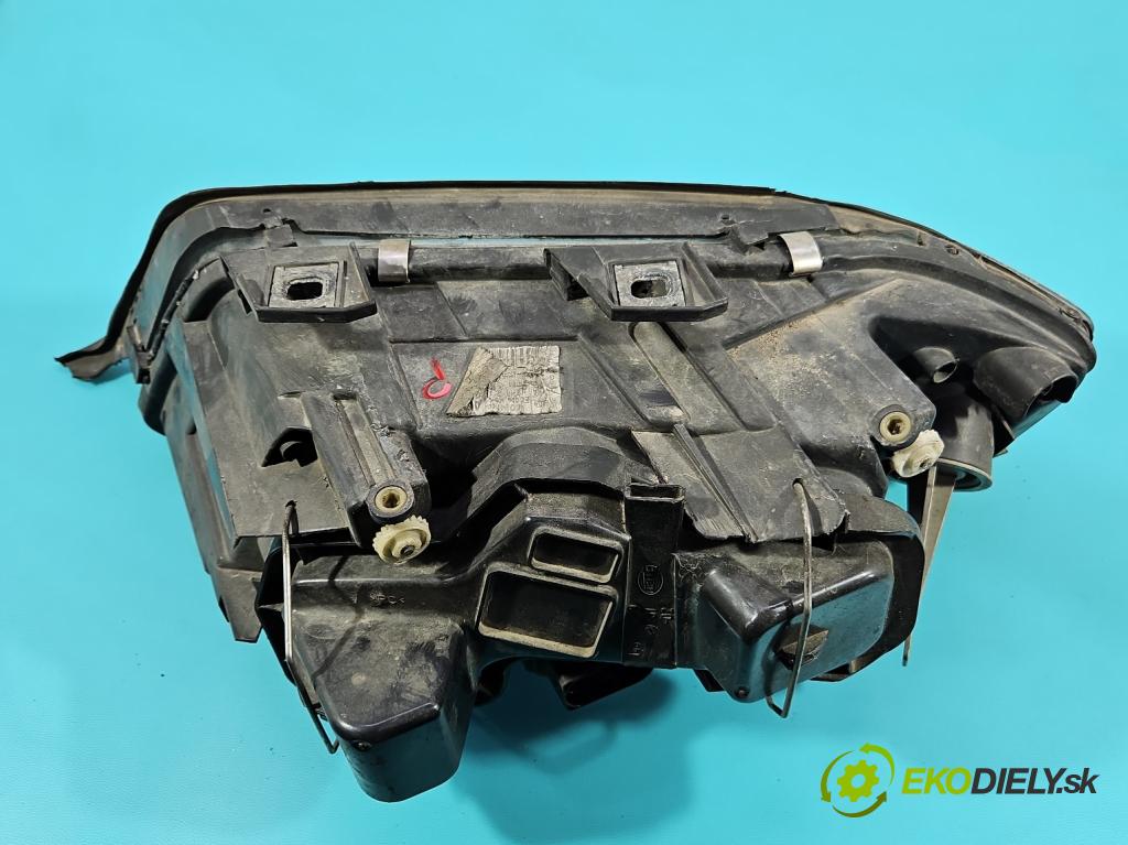 Audi A6 C5 1997-2004 1.9 tdi 110 HP manual 81 kW 1896 cm3 4- Reflektor: pravý  (Svetlo predné pravé)