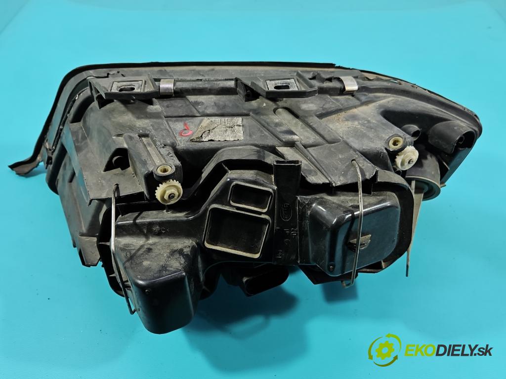 Audi A6 C5 1997-2004 1.9 tdi 110 HP manual 81 kW 1896 cm3 4- Reflektor: pravý  (Svetlo predné pravé)