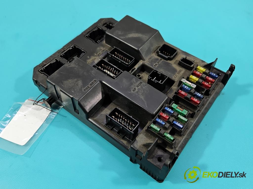 Peugeot 307 2.0 hdi 90 hp manual 66 kW 1997 cm3 5- řídící jednotka 9651196880A