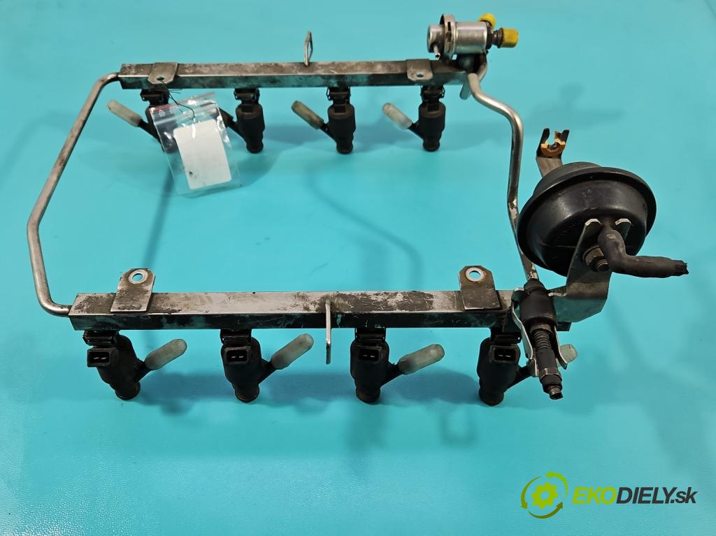 Audi A8 D2 1994-2002 3.7 V8 230 HP automatic 169 kW 3697 cm3 4- vstrek 077133551K (Vstrekovač paliva)