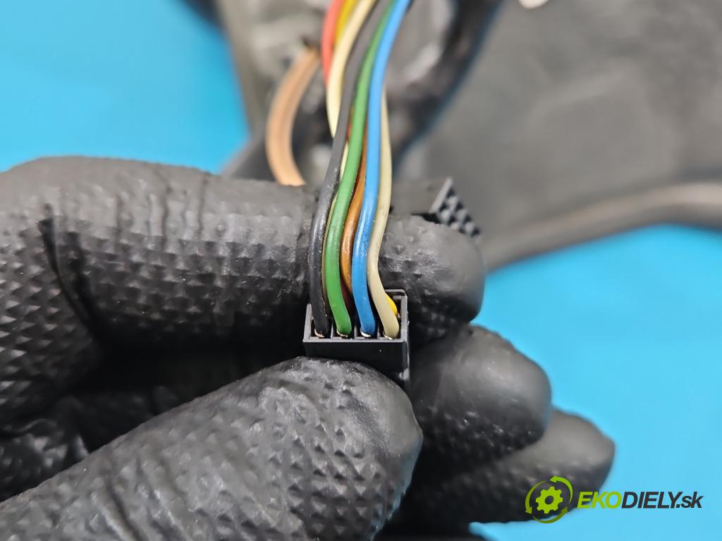 Fiat Ducato IV 2014- 2.3 jtd 131 HP manual 96 kW 2287 cm3 5- zrkadlo ľavé  (Kľučka dverí ostatné)