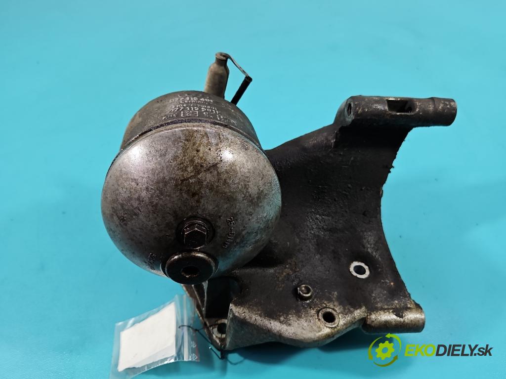 Audi A8 D2 1994-2002 3.7 V8 230 HP automatic 169 kW 3697 cm3 4- Základ: filtra oleja: 077115561F (Obal olejového filtra)