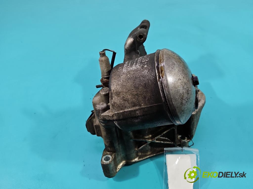 Audi A8 D2 1994-2002 3.7 V8 230 HP automatic 169 kW 3697 cm3 4- Základ: filtra oleja: 077115561F (Obal olejového filtra)