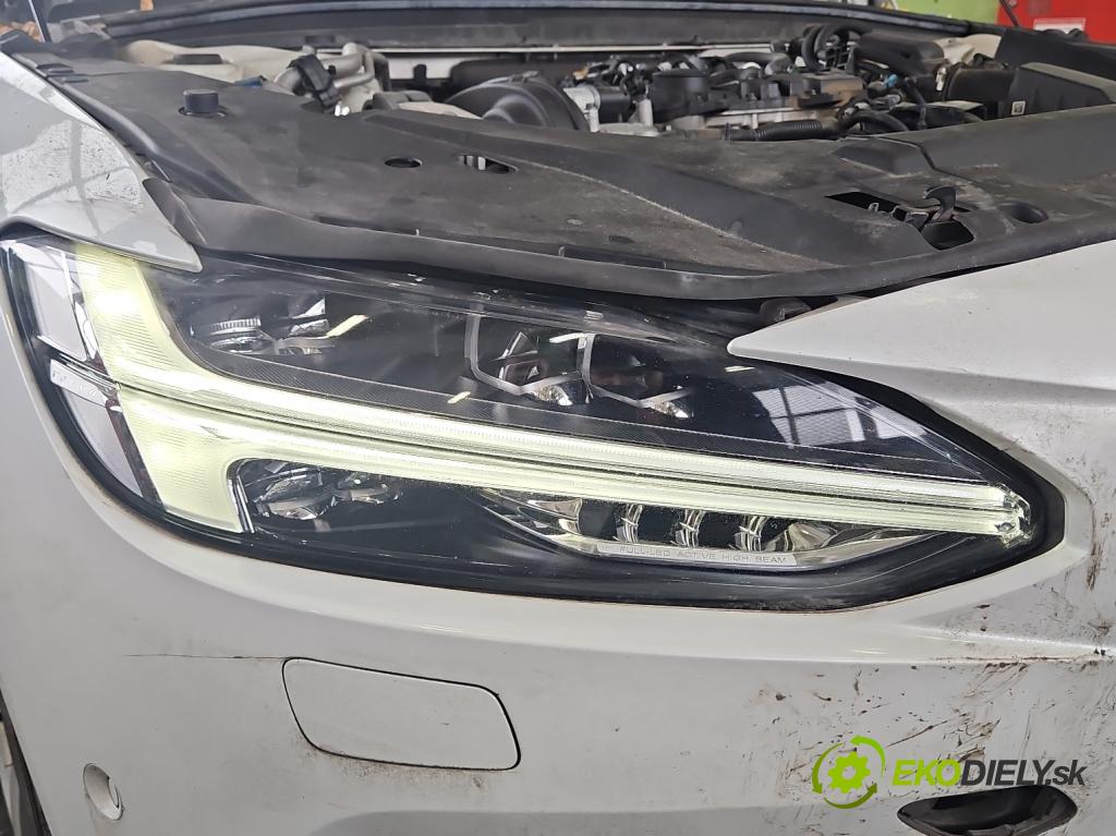 Volvo S90 II 2016- 2.0 T 320KM automatic 235 kW 1969 cm3 4- světlo pravý 31386165 (Pravé přední světlo)