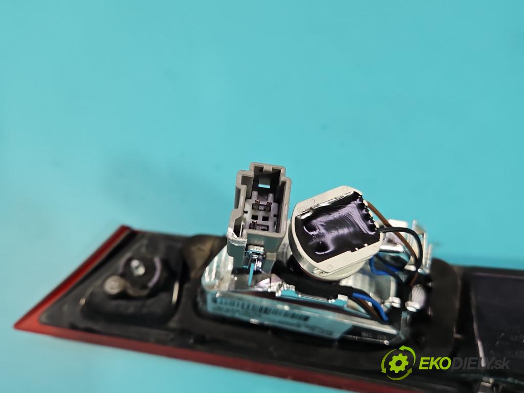 Volvo S90 II 2016- 2.0 T 320KM automatic 235 kW 1969 cm3 4- světlo zadní levé 31371832 (Klika dveří ostatní)