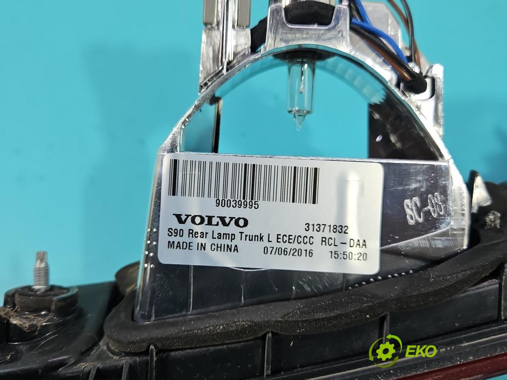Volvo S90 II 2016- 2.0 T 320KM automatic 235 kW 1969 cm3 4- světlo zadní levé 31371832 (Klika dveří ostatní)