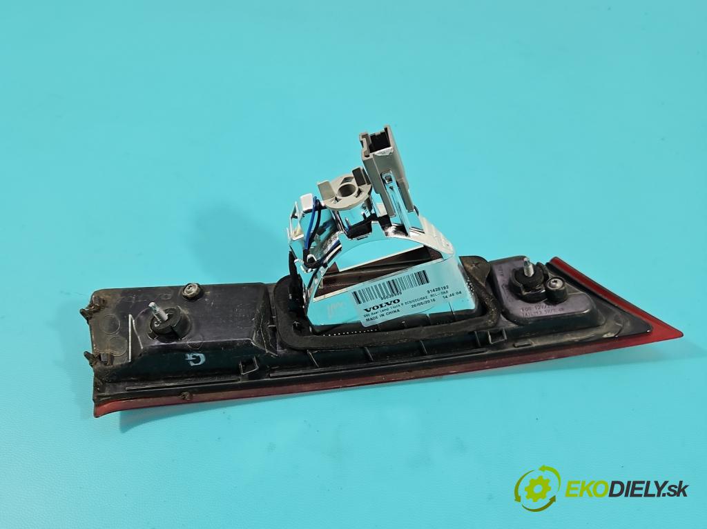 Volvo S90 II 2016- 2.0 T 320KM automatic 235 kW 1969 cm3 4- svetlo / reflektor zadné pravé 31420192 (Kľučka dverí ostatné)