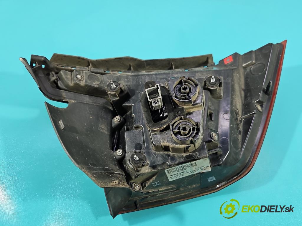 Volvo S90 II 2016- 2.0 T 320KM automatic 235 kW 1969 cm3 4- svetlo / reflektor zadné pravé 31371827 (Kľučka dverí ostatné)