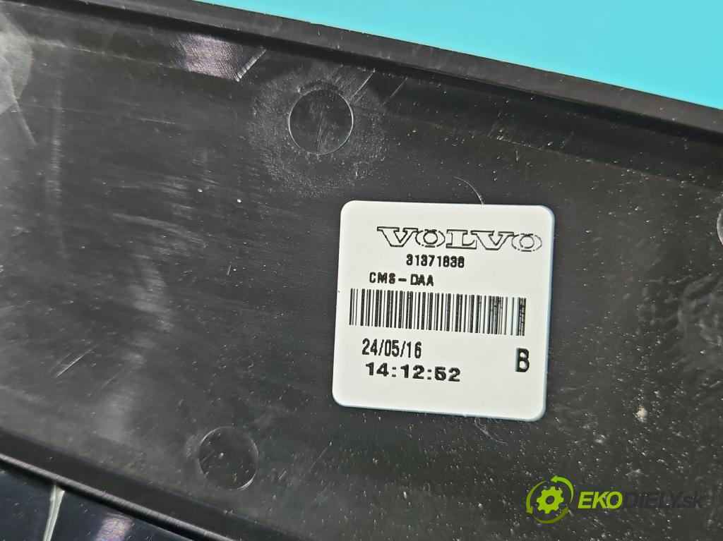 Volvo S90 II 2016- 2.0 T 320KM automatic 235 kW 1969 cm3 4- světlo: stop: 31371838
