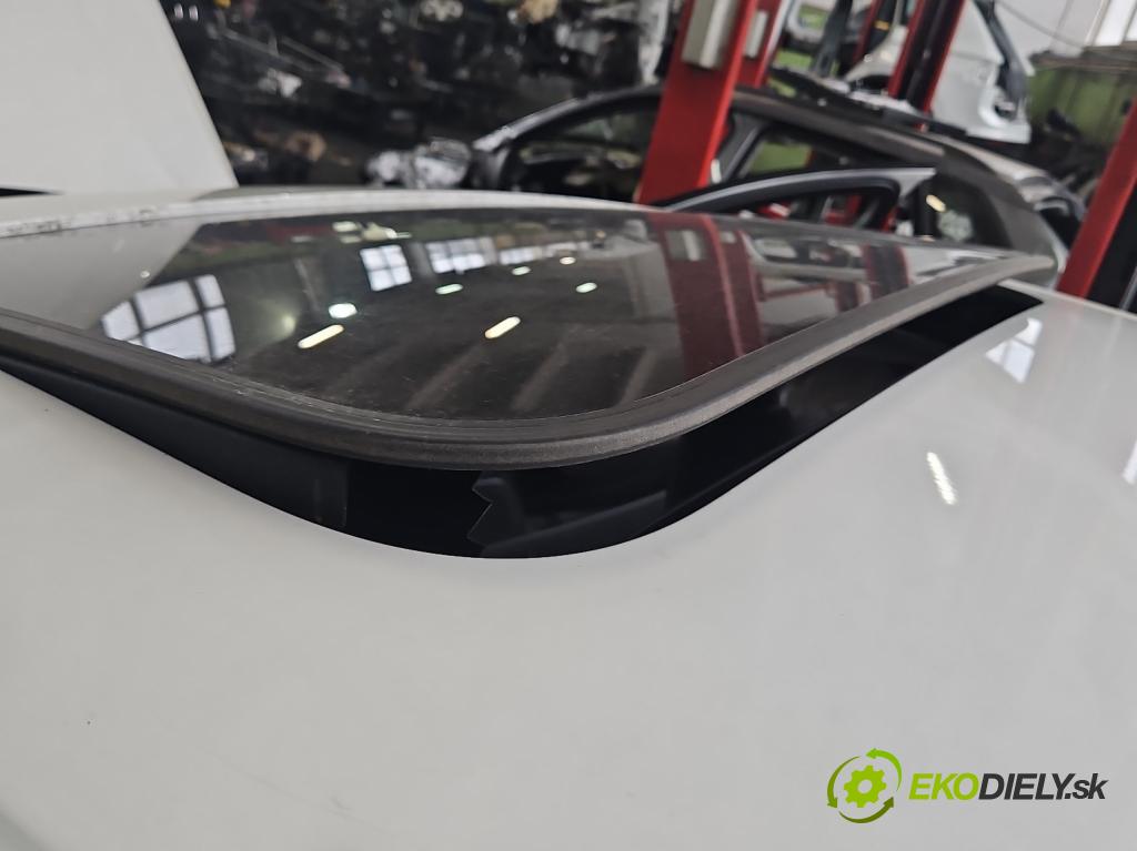 Volvo S90 II 2016- 2.0 T 320KM automatic 235 kW 1969 cm3 4- Střešní okno: 10026452E (Sklo karosérie)