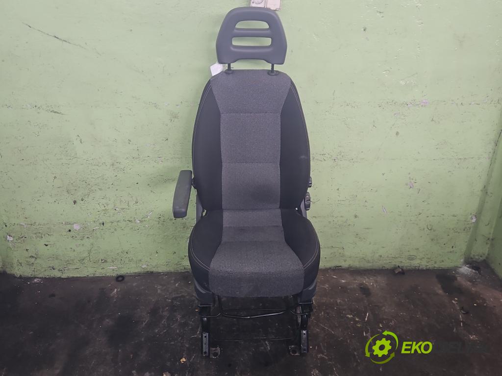 Fiat Ducato IV 2014- 2.3 jtd 131 hp manual 96 kW 2287 cm3 5- Sedadlo levý  (Sedadlo)