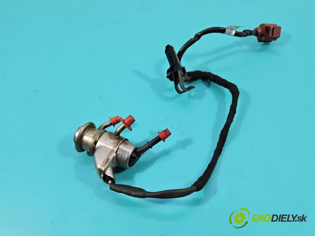 Skoda Superb III 2015-2024 2.0 tdi 150 HP automatic 110 kW 1968 cm3 5- vstrek 05L131113Q (Vstrekovač paliva)