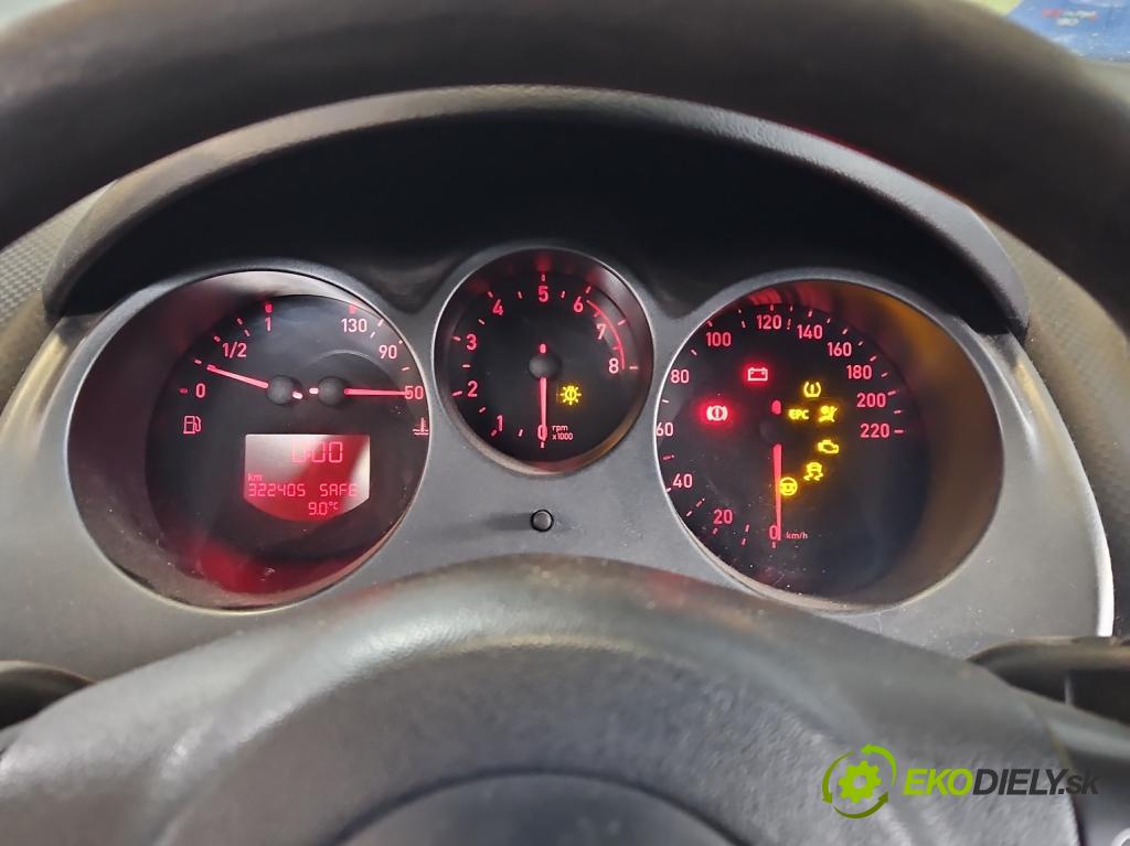 Seat Altea 1.6b 102 HP manual 75 kW 1595 cm3 5- prístrojovka/ budíky 5P0920804A (Prístrojová doska)