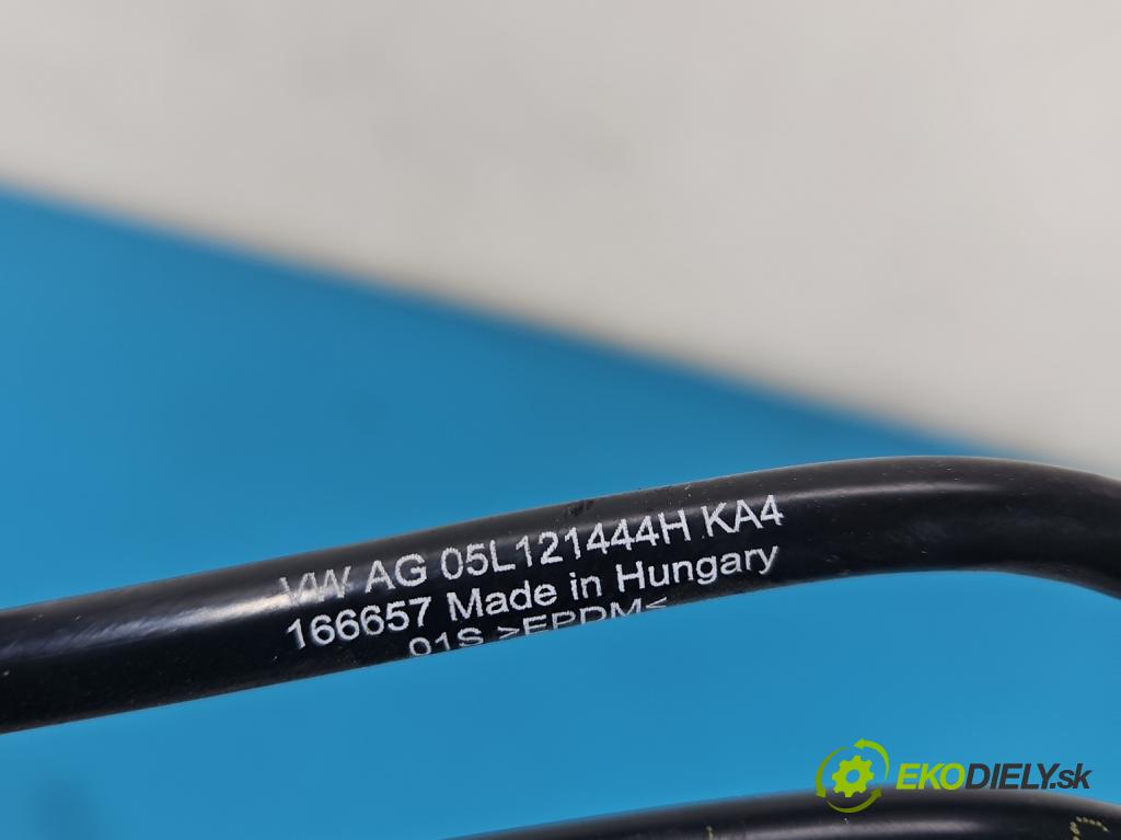 Skoda Superb III 2015-2024 2.0 tdi 150 hp automatic 110 kW 1968 cm3 5- trubka systému chłodzenia 3Q0122058G