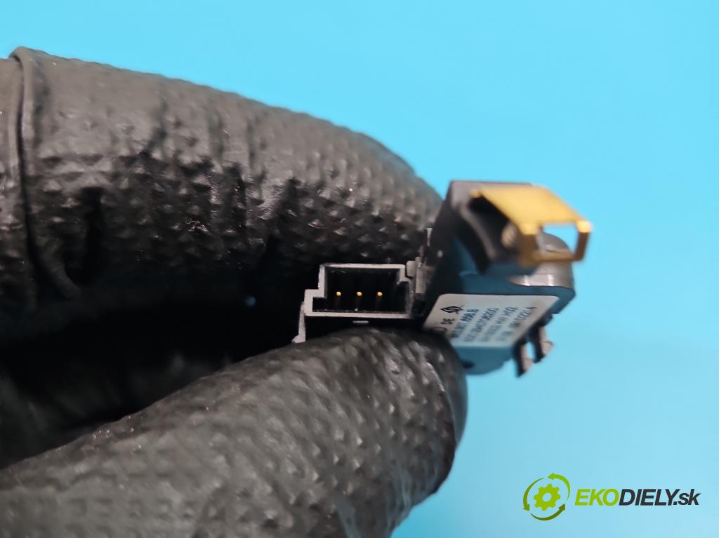 Audi A4 B8 2007-2015 2.0 tdi 136 HP manual 100 kW 1968 cm3 4- snímač kvalita: vzduchu 8K0907658B