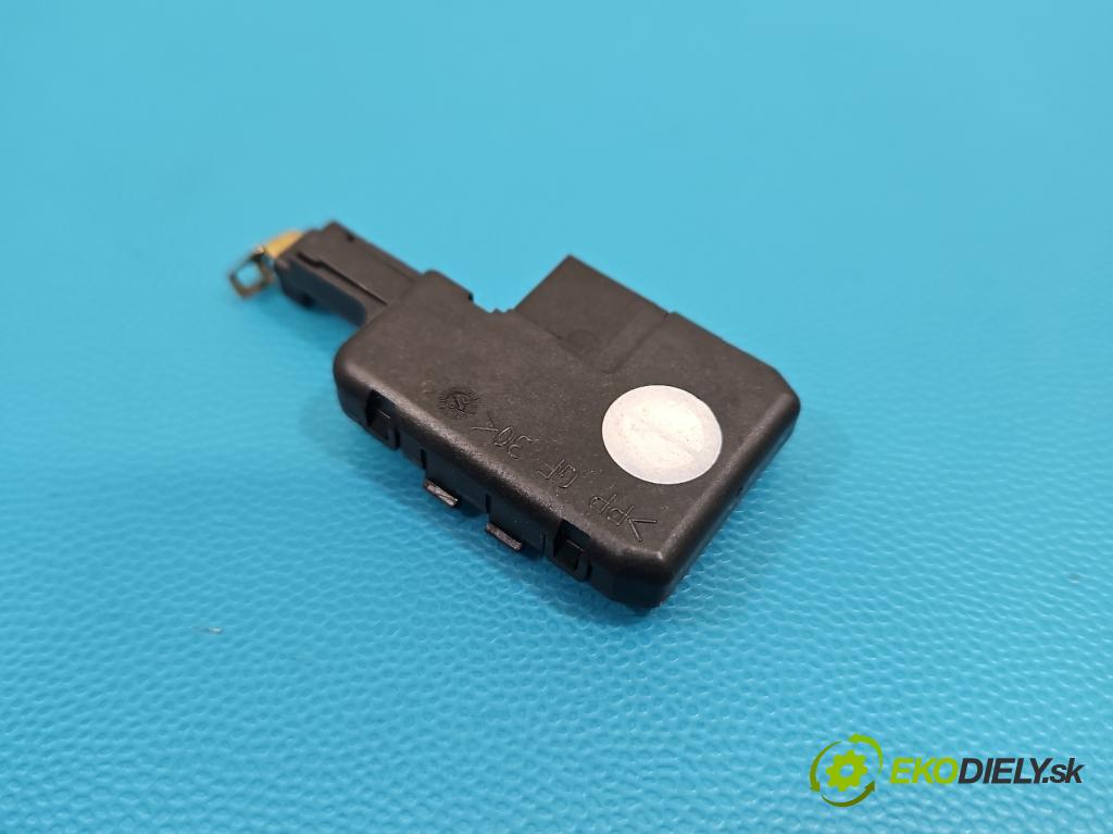 Audi A4 B8 2007-2015 2.0 tdi 136 HP manual 100 kW 1968 cm3 4- snímač kvalita: vzduchu 8K0907658B