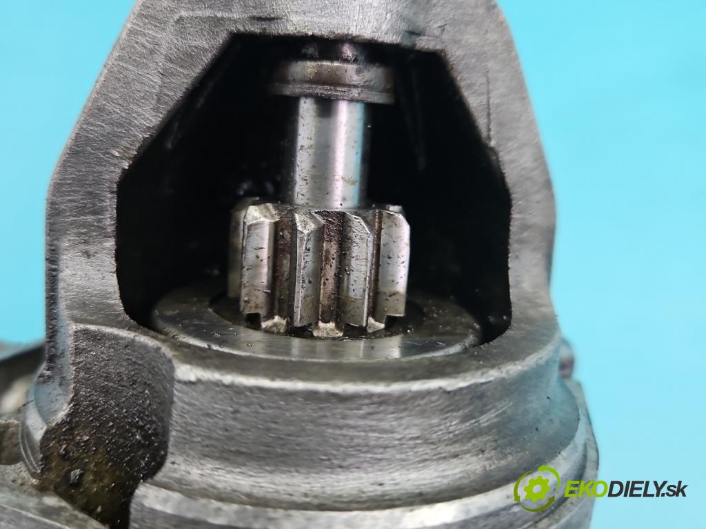 Audi A8 D2 1994-2002 3.7 V8 230 HP automatic 169 kW 3697 cm3 4- štartér  (Štartér)