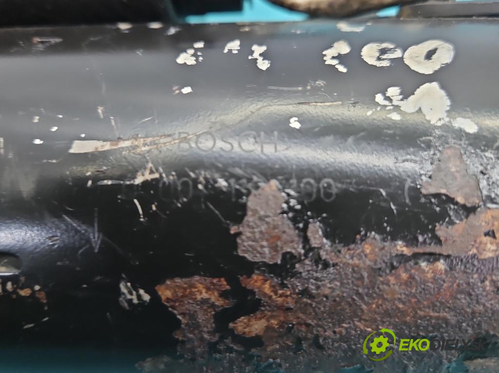 Audi A8 D2 1994-2002 3.7 V8 230 HP automatic 169 kW 3697 cm3 4- štartér  (Štartér)