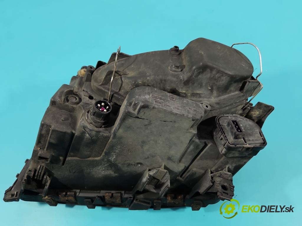 Audi A8 D2 1994-2002 3.7 V8 230 HP automatic 169 kW 3697 cm3 4- Reflektor: pravý 0301047212 (Svetlo predné pravé)
