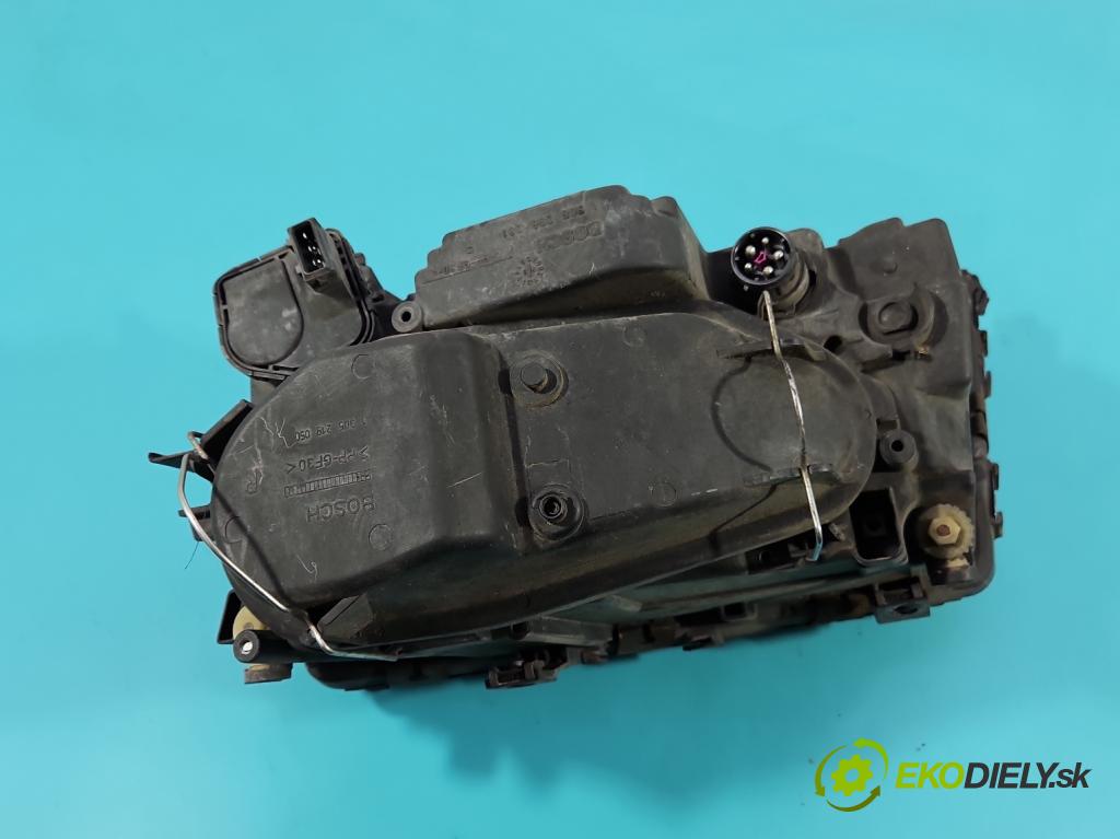 Audi A8 D2 1994-2002 3.7 V8 230 HP automatic 169 kW 3697 cm3 4- Reflektor: pravý 0301047212 (Svetlo predné pravé)