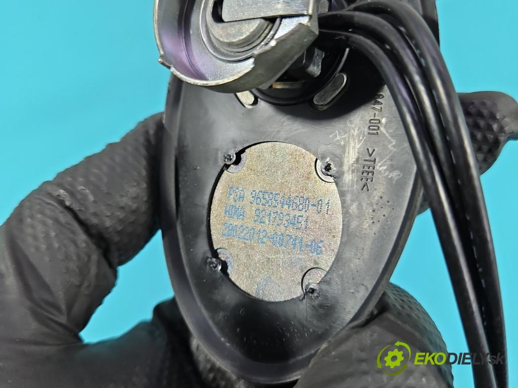 Peugeot 5008 I 2009-2017 1.6 16V 120 HP manual 88 kW 1598 cm3 5- Antena 9658544680