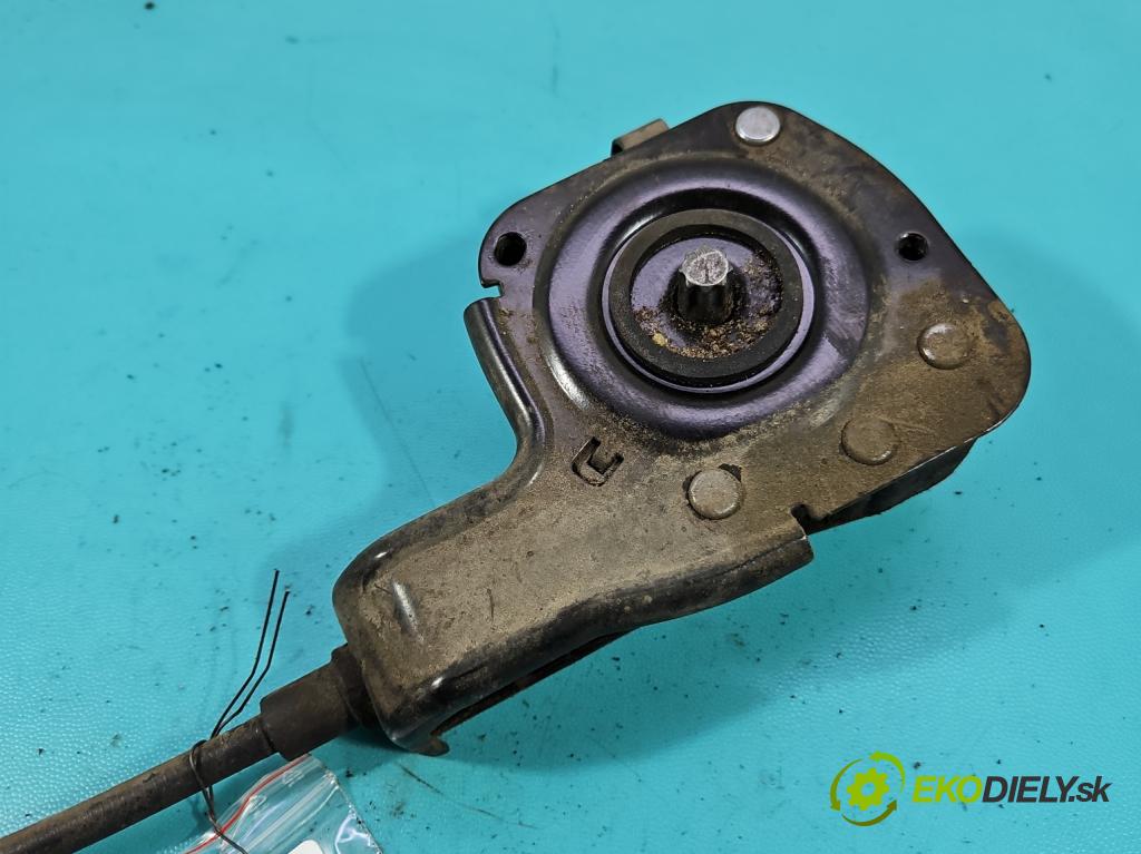 Peugeot 5008 I 2009-2017 1.6 16V 120 HP manual 88 kW 1598 cm3 5- Upevnenie: kolesa ozubeného